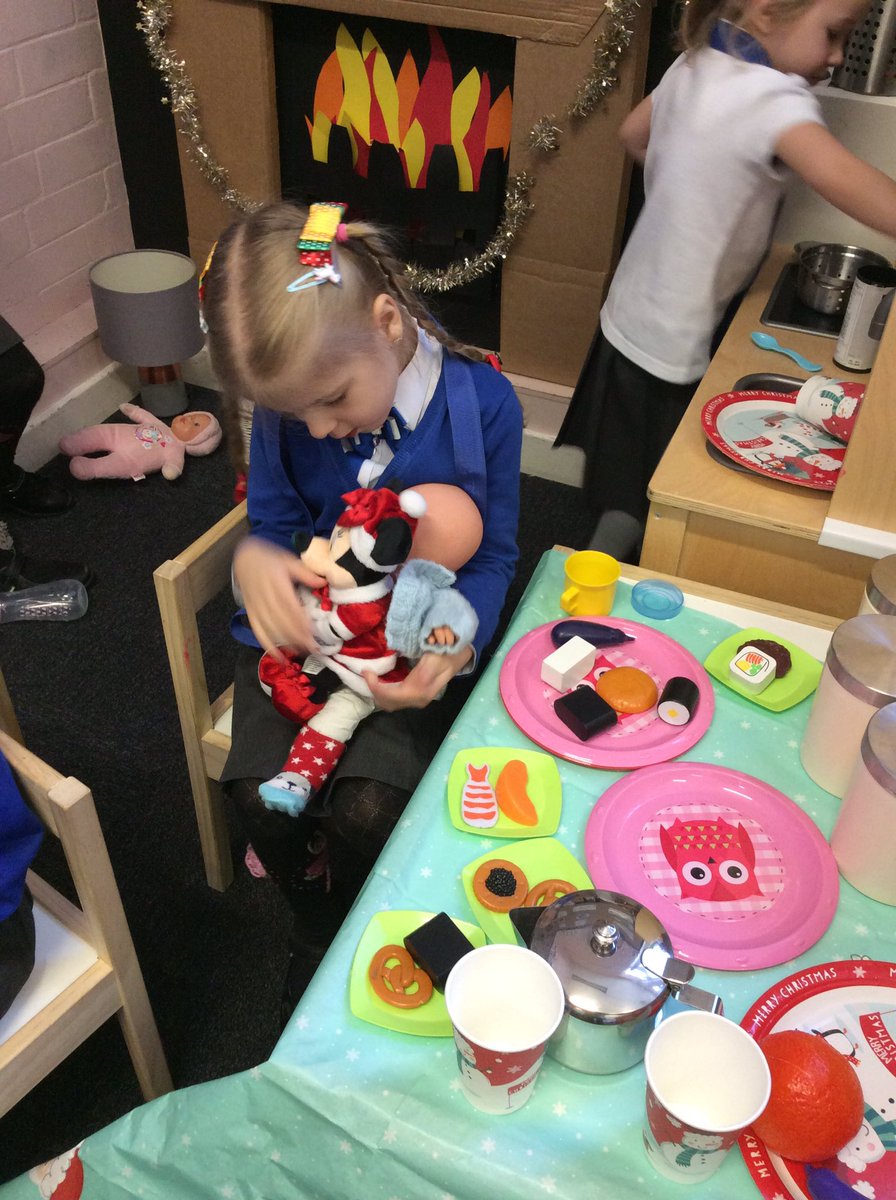 Wheeler_PS's tweet photo. Green Base are feeling festive this week. They've been busy putting up a Christmas tree and decorating the home corner. #eyfs #wheeler #hcatschool https://t.co/n4dHiTfsvr
