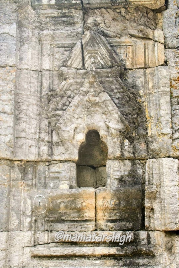 5. Temples of  #Pattan10th century three god Shiva temples in Pattan, all in ruins, built by king Shankarvarman. Remains of only two Shankargsurishvar & Sugandhesha are left now6/7