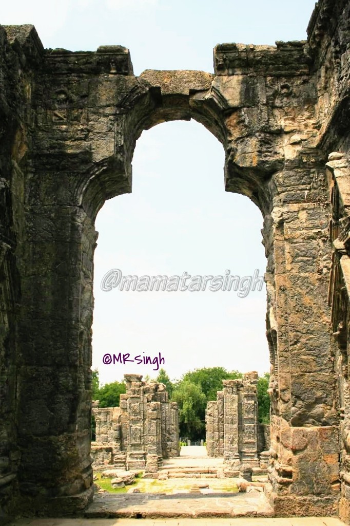 2.  #Martand Sun Temple8th century god Sun temple built by the third ruler of the Karkota Dynasty, Lalitaditya Muktapida,now in ruins, was destroyed by Sultan Sikandar Butshikan. Foundation of the temple is said to of 4th century CE.3/7