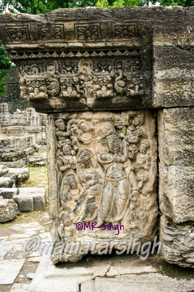 3.  #AvantiswamiTemple9th century stunning god Vishnu temple, now in ruins, by king Avantivarman of Utpala dynasty, having similarity with Martand temple, destroyed by Afghan ruler Sultan Sikandar Butshikan around 14th cen CE, still has few of intricately carved sculptures4/7