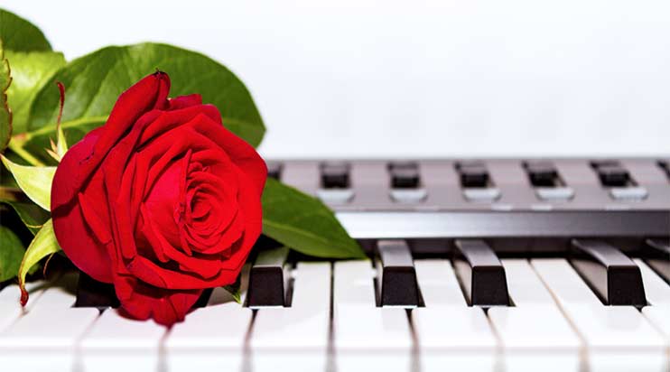 SoundstudioMsk's tweet photo. Запись песни в студии в подарок
✔Если вы собираетесь сделать запись песни в подарок, в студии Vivaldi мы с радостью поможем вам запи��ать такую песню. https://t.co/QSDK9nOzJL https://t.co/JzqHRRdtKw