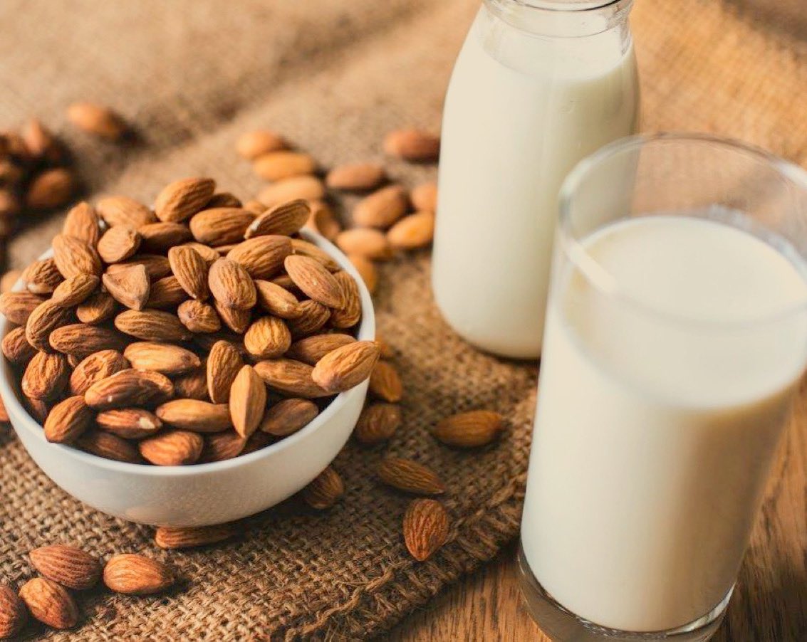 There’s a whopping 20% nuts in our nut milks. No rice, sunflower oil or other cheap fillers or thickeners. Just pure organic ingredients to benefit your body ❤️ #nutmilk #almondmilk #organicalmondmilk #glassbottles
