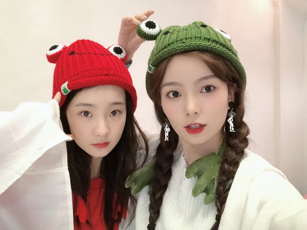 120120 📱 zhuoxuan oasis update

#ChenZhuoXuan #ZhangYiFan
#陈卓璇 #张艺凡 #硬糖少女303
#BonBonGirls303