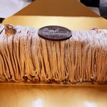 ボリュームたっぷりのモンブラン!ラム酒が効いてて美味しい!