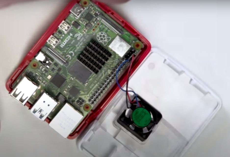 N5Dave's tweet photo. The Raspberry Pi case gets a fan! https://t.co/ghzNLMaVeO @TechmashUK #TechmashUK #Raspberry_Pi #CaseFan #Raspberry #RaspberryComputer #Processor #Computers #PersonalComputers #PC #ComputerBuilding https://t.co/bRgvwMdJjU