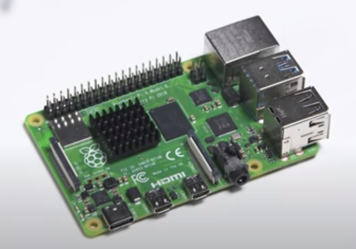 N5Dave's tweet photo. The Raspberry Pi case gets a fan! https://t.co/ghzNLMaVeO @TechmashUK #TechmashUK #Raspberry_Pi #CaseFan #Raspberry #RaspberryComputer #Processor #Computers #PersonalComputers #PC #ComputerBuilding https://t.co/bRgvwMdJjU