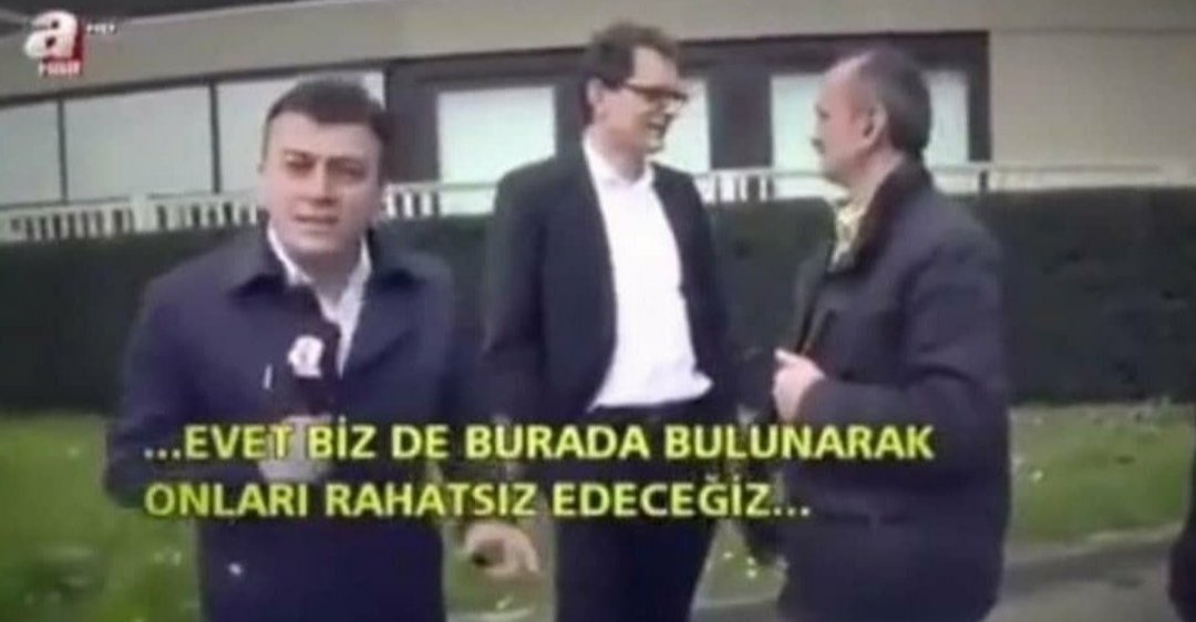 ozan ve cemre bas basa dertlesirken ozanin annesi ;