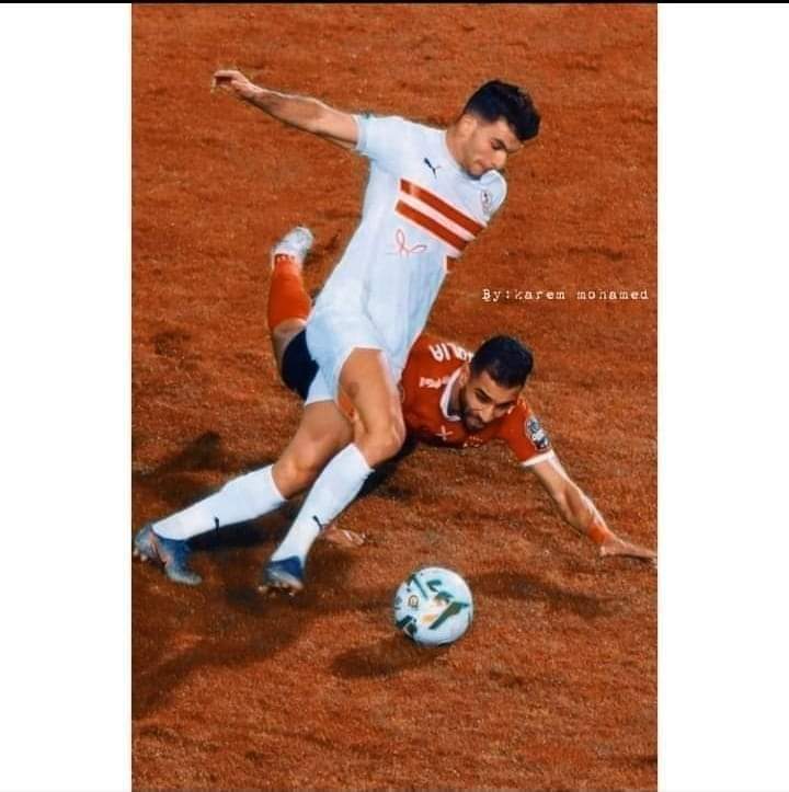 #رجع_مجلس_الزمالك_ياسيسي
بنخاف ع البلد عشان متتخربش مش عاوزين ننزل بس ده مش معناه اننا ملناش صوت 
صوتنا عالي وجمهورنا صفوة 
والفساد مالي مؤسسات الدولة واولها الرياضه
كفايه بقي ظلم 
الي بيشتغل يتشال
والحرامي اسطورة
هتربي اجيال سوية ازاي ف الفساد ده 
استقيموا وخسارة فيكم الرحمة