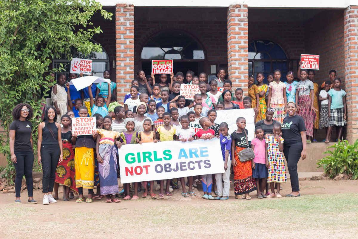 EstherBonyonga's tweet photo. Last Saturday Ladies in Tertiary Education (LAITE) in Partnership with Young Women Initiative (YWI) had 16 Days of Activism activity (Rape awareness campaign) at Mbwana village in Lirangwe (Blantyre).
#16DaysofActivism
#GenerationEquality
#StopJustifyingRape
#SayNoToRape https://t.co/Sww6E8u88f