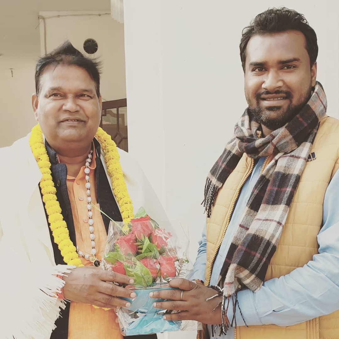 enggmkmauryabjp's tweet image. #01Dec #Birthday #RavindraKushwahaChachaji #MemberOfParliament
#SalempurLoksabha71
आज अपने अभिभावक  नेता माननीय सांसद रविन्दर कुशवाहा जी को जन्मदिन की बधाई एवं शुभकामनाएं देते हुये. @RkushwahaBjp