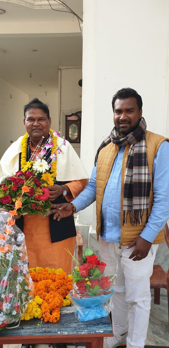 enggmkmauryabjp's tweet image. #01Dec #Birthday #RavindraKushwahaChachaji #MemberOfParliament
#SalempurLoksabha71
आज अपने अभिभावक  नेता माननीय सांसद रविन्दर कुशवाहा जी को जन्मदिन की बधाई एवं शुभकामनाएं देते हुये. @RkushwahaBjp