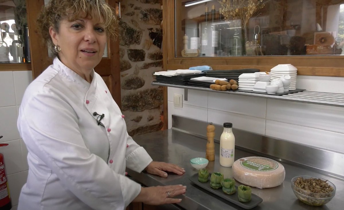 firastermengol's tweet photo. Què us sembla si comencem el mes de desembre amb dues receptes a base de formatge 🧀  de la mà de la Carme Mora, de l'Espai de Tast de la Formatgeria @Masderoles d'Adrall? 

Trobareu la vídeo recepta aquí 👉 https://t.co/Lfi5QT6iCY⁣

Bon profit! 😋 https://t.co/djTiruf475