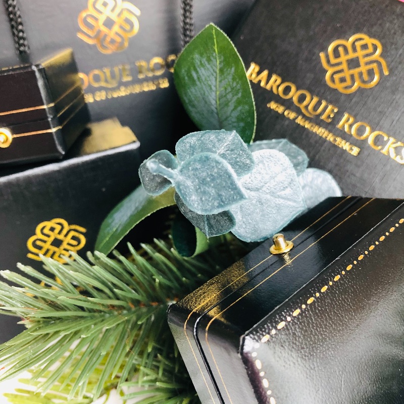 SilksPR's tweet photo. Exquisite, Eccentric Jewels from Baroque Rocks 💍 - Affordable, sustainable jewels and gemstones from new Directory Member Baroque Rocks... https://t.co/nDxPpPl2F9 #TheDirectory #BaroqueRocks #Christmas #jewellery #vintage #affordablejewellery #lovelondon #silkspr https://t.co/e9dmCW7ePD