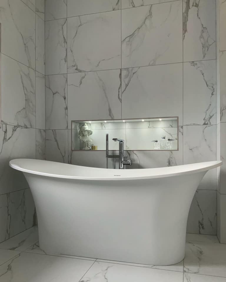 We’re completely in love with our latest completed #bathroom project🤍Everything you can see here has been designed, supplied and fitted by us here at Acaelia Home Design, to the same high standard that our customers are known to expect #BathroomShowroom #Macclesfield #Cheshire