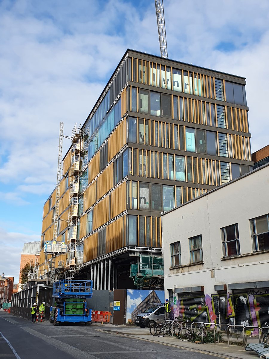 Cumberland House P.2 construction progressing well on Fenian Street; set to be an exciting contemporary workspace in the heart of Dublin 2. #architecture #officedesign