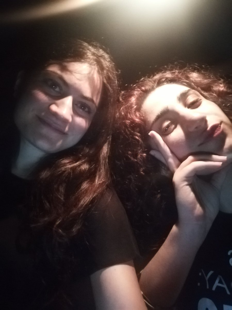 MikaCozz's tweet photo. Gli auguri su Twitter sono d'obbligo per una delle persone più influenti di questo social❤
(non sono le foto migliori, ma sono alquanto esplicative😂❤)
Tantissimi augurii❣🎉 https://t.co/t29pd1Ezez