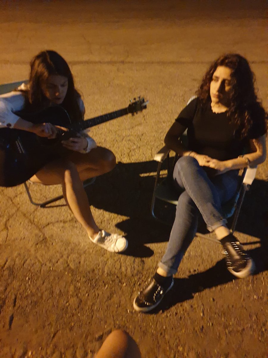 MikaCozz's tweet photo. Gli auguri su Twitter sono d'obbligo per una delle persone più influenti di questo social❤
(non sono le foto migliori, ma sono alquanto esplicative😂❤)
Tantissimi augurii❣🎉 https://t.co/t29pd1Ezez