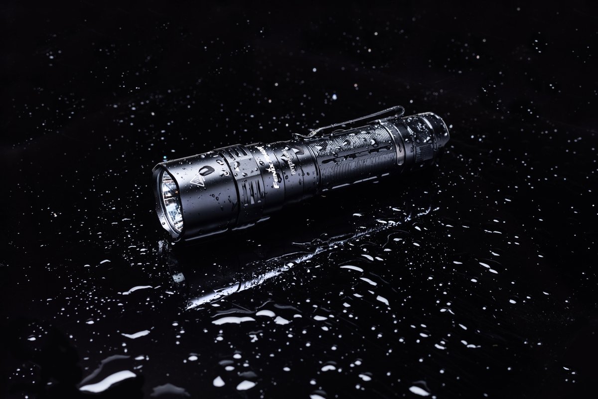 FenixProducts's tweet photo. Soft water, hard metal
Galaxy warships from the depths of space
Around the stars
#Fenix #fenixlight #PD40R V2.0 https://t.co/RMf32Y9n9I