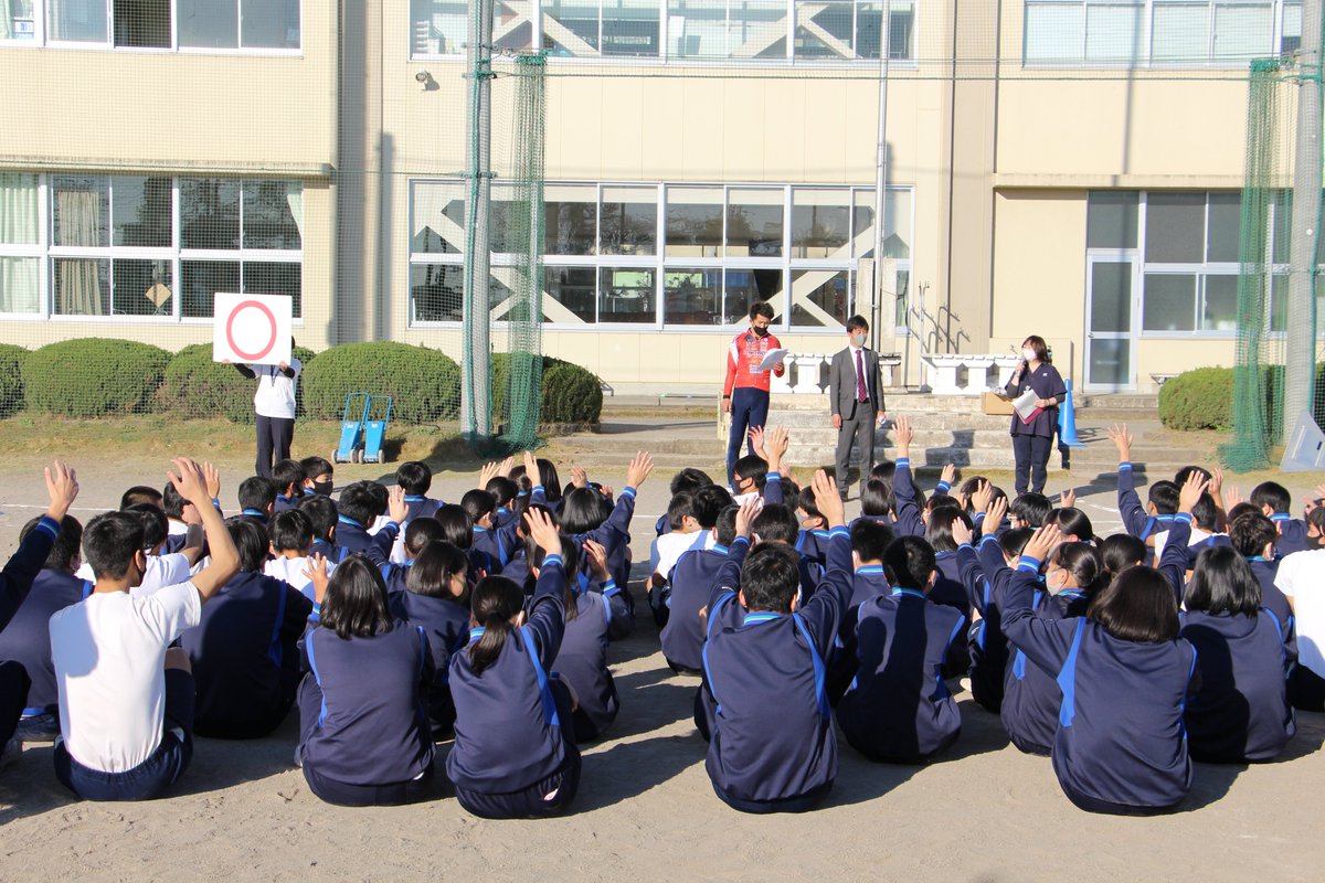 宇都宮ブリッツェン Next 7 10jcl広島ロード クリテ 12月1日 火 地域貢献活動 宇都宮市立 雀宮中学校にて 弱虫ペダル Blitzen 自転車安全教室を開催しました 本日の講師は大久保陣選手と柿沼章社長 おかげさまで 今回で0回目の教室 宇都宮ブリッツェン Next 7 10jcl広島ロード クリテ 12月1日 火 地域貢献活動 宇都宮市立 雀宮中学校にて 弱虫ペダル Blitzen 自転車安全教室を開催しました 本日の講師は大久保陣選手と柿沼章社長 おかげさまで 今回で0回目の教室