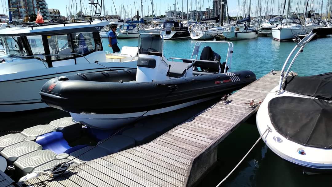 excelboats's tweet photo. Recent delivery of the all new Excel Virago 570 with Suzuki 115hp berthed with drive-on floating pontoon. Hull stays fresh and no need for anti-fouling https://t.co/cjVhWGliNG