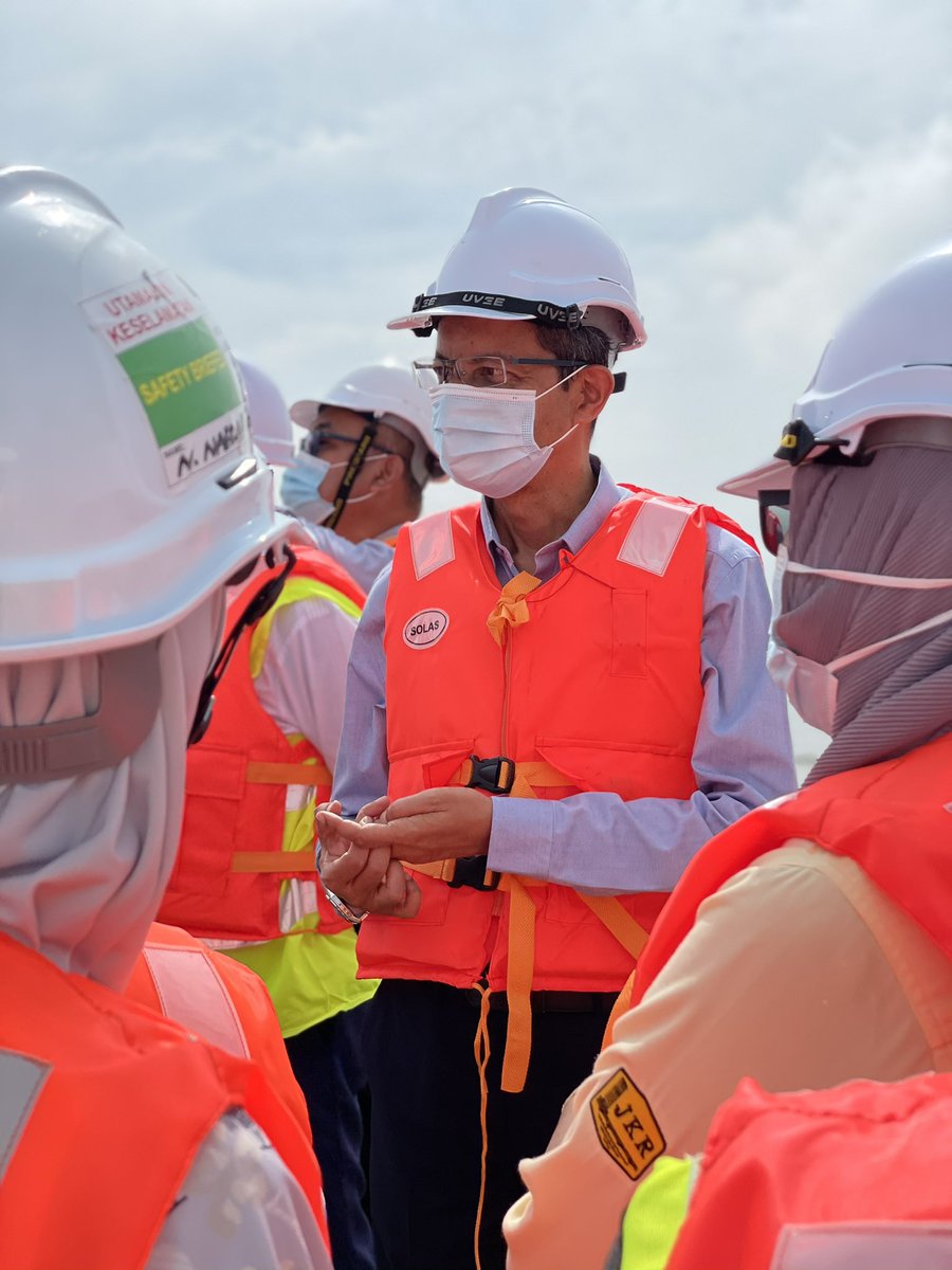 Ikhw4nZ's tweet photo. Lawatan tapak Dato’ Ir @irahmadredza TKPKR Infra @JKRMalaysia ke Projek Jambatan Bagan Datuk

Ia akan memendekkan masa perjalanan &amp; meningkatkan ekonomi setempat dengan menghubungkan Daerah Bagan Datuk ke Perak Tengah &amp; Manjung

@IrZulkefly
@razgrid1
@M_AminKasim
@naelahmatkasa https://t.co/90yoLHFm1Y