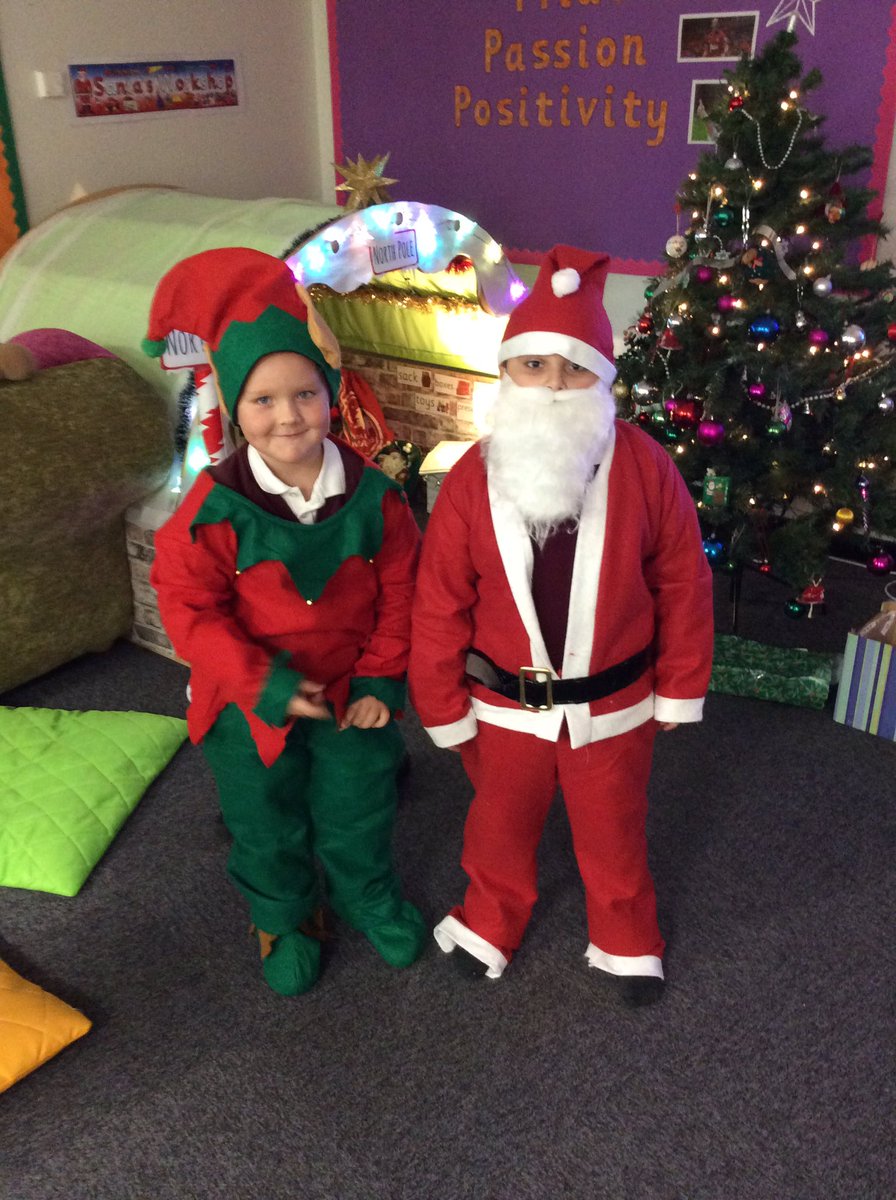 NurtureFPA's tweet photo. Ho, Ho, Ho! More decorating and role play in Nurture today @FibParkAcademy @wallenvictoria https://t.co/MjykY2ym1v