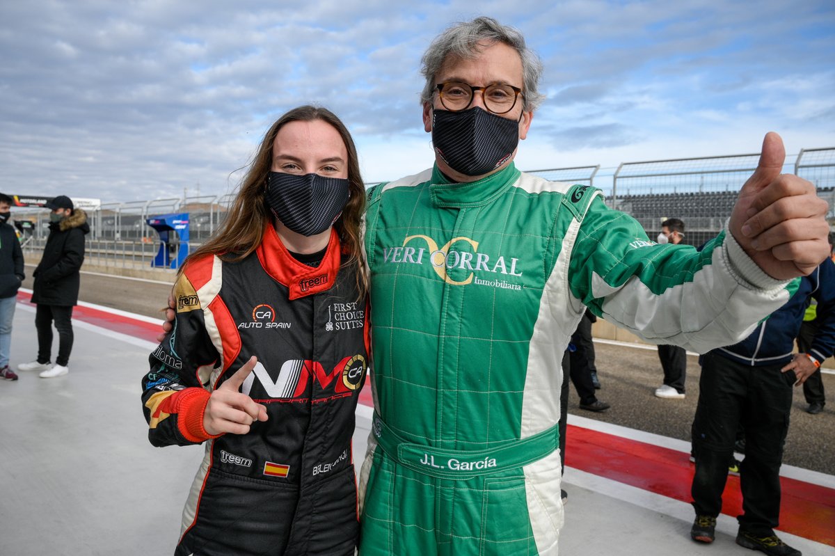 Noviembre se despide con dos éxitos importantes para el automovilismo femenino. <a href="/LahozAres/">Ares Lahoz</a> se proclamaba campeona de España del <a href="/CEAX_RFEdA/">Campeonato España Autocross</a> en Lleida y <a href="/belengarciaes/">Belen Garcia Espinar</a> debutaba con victoria en el #GTCER2020 celebrado en <a href="/AragonMotorLand/">MotorLand Aragón</a>. 

¡Enormes las dos! Enhorabuena 💪🏁