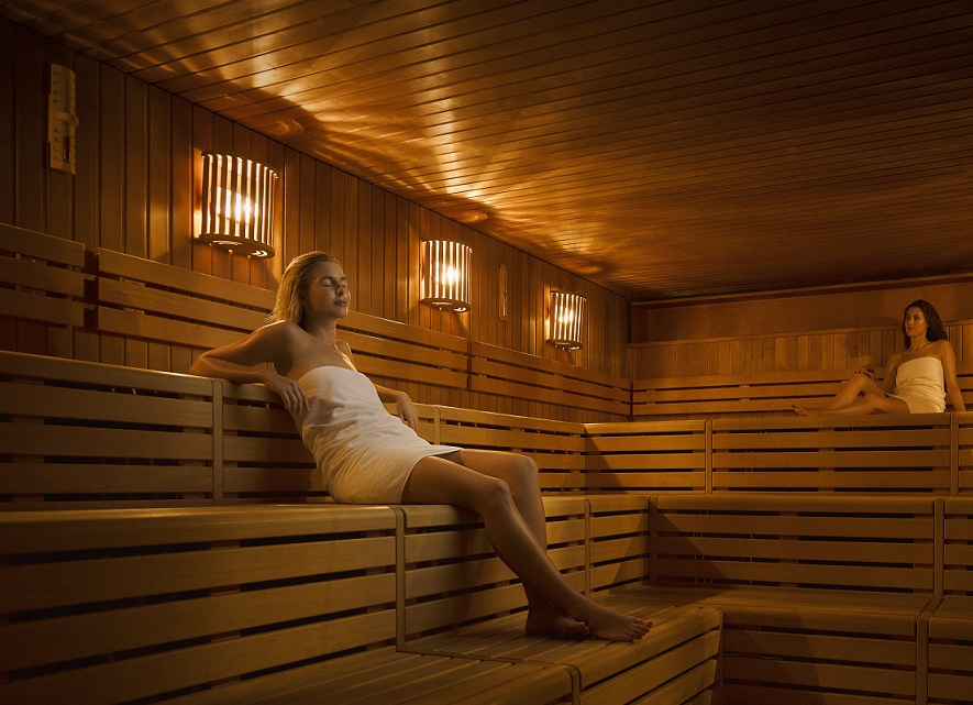 Wat een naar weer hé? Gelukkig kan je bij ons helemaal opwarmen en jezelf in de watten laten leggen!

Kom genieten deze week, maar vergeet je mondkapje niet!
thermenbadnieuweschans.nl