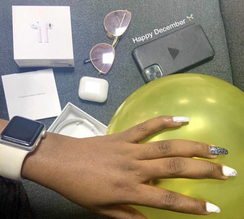 corianesway's tweet image. Il s’annonce Magic ce mois 🦄🦄🦄

Quel Cadeau t’offriras tu ce Décembre? 🙃

Se faire plaisir c’est la base🥰

Merci à @komexxe  🥰 #appletools #onlinestore #applewatch #airpods #iphone11promax