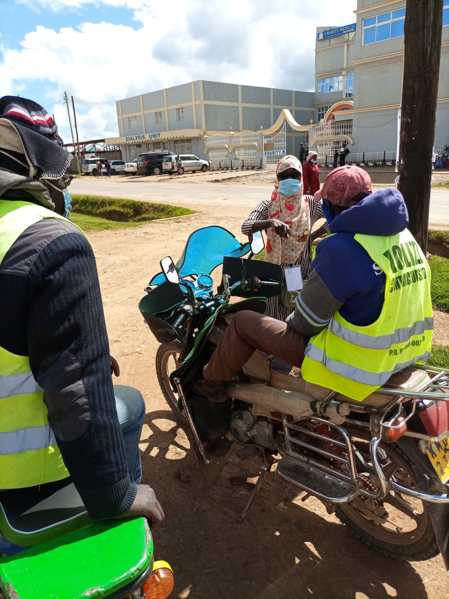 NjapitMwaana's tweet photo. Team Laikipia engaging residents of laikipia on Covid 19 regulations!
The youth have a responsibility to help the government flatten the curve!
@YEDNetworkKe 
@Amref_Kenya 
#EUAmrefOnCovid19 https://t.co/sFtbZzP2Yi