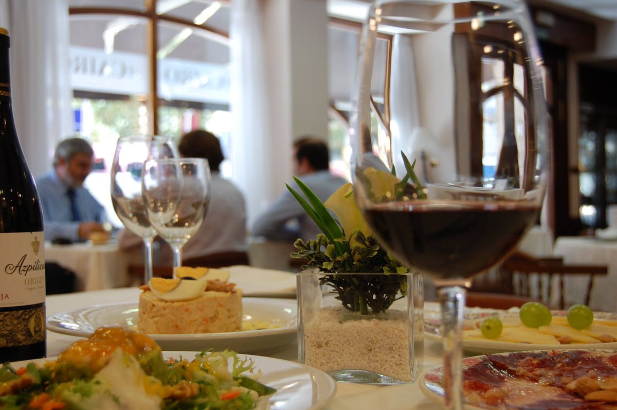 Que la pandemia no te prive de tus momentos...Te esperamos en <a href="/elcairosevilla/">Restaurante El Cairo</a> (Barrio del Arenal, 41001 Sevilla). #Gastronomia #tapas #hostelería