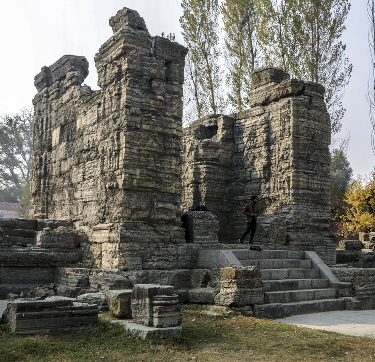  #KashyapKaKashmirAvantivarman, who ruled between 855 and 883 CE. Avantivarman built two magnificent temples at the site, the first dedicated to Lord Shiva, and the other to Lord Vishnu. The temples eventually succumbed to constant invasions.