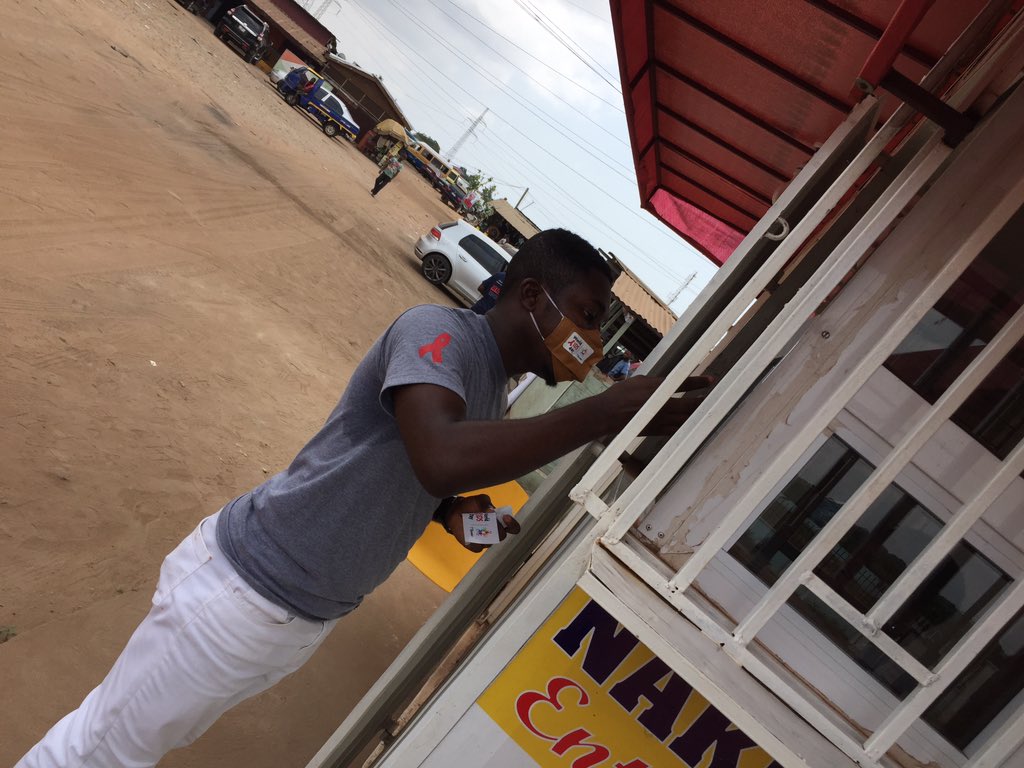 Quaye_Lab's tweet image. Let’s stop #HIV. Educating the public in Accra, Ghana #WorldAIDSDay2020 @WACCBIP_UG @UNAIDS @WHOAFRO