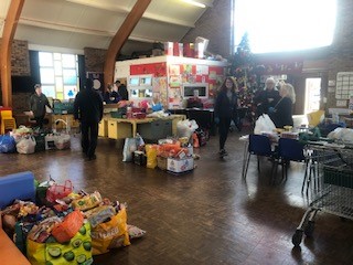 Thanks to our amazing volunteers helping to deliver food parcels to our local community