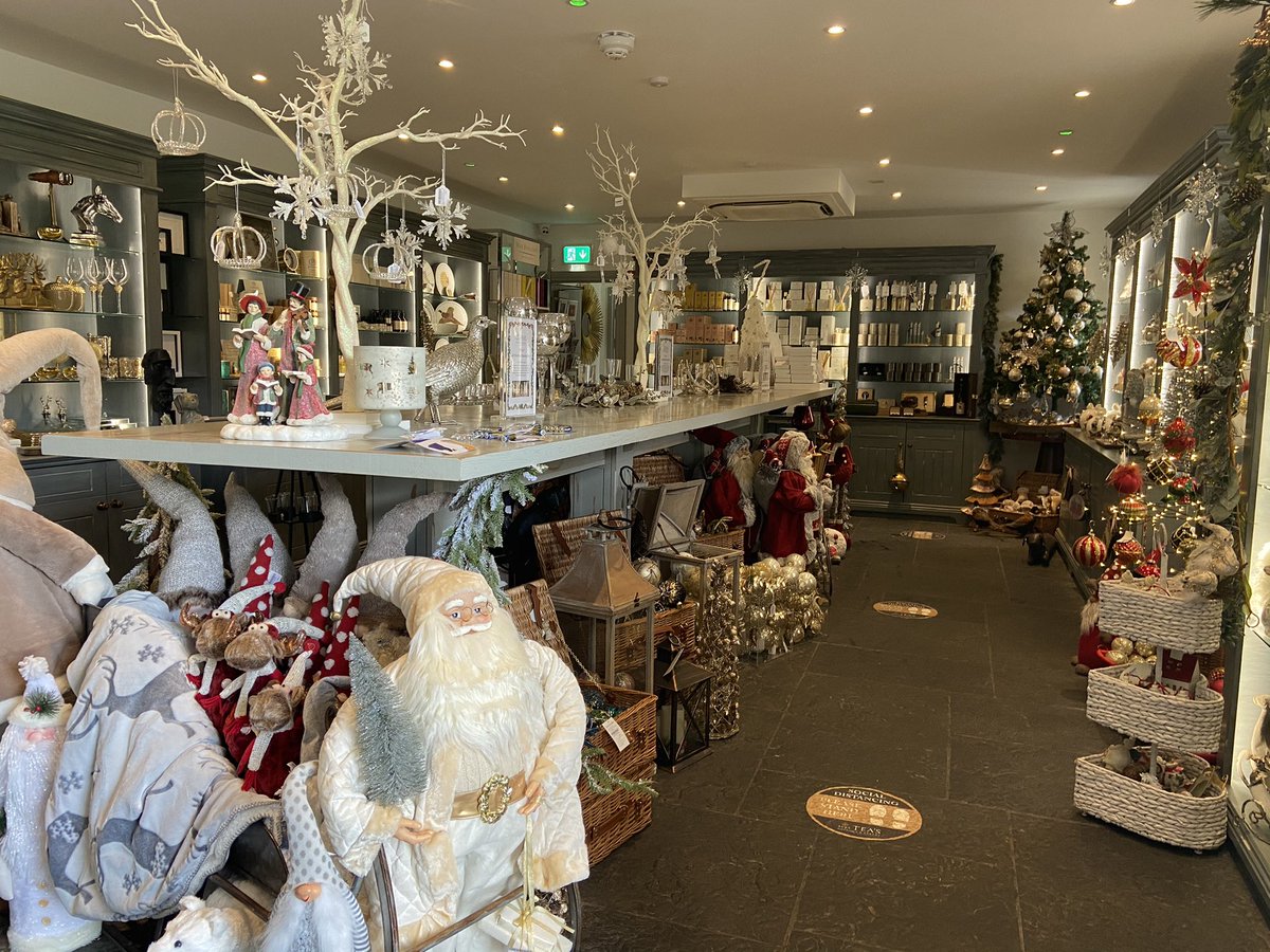 RochfordNiall's tweet photo. Mrs Tea’s is reopen @ashfordcastle no where better for wonderful Christmas gift ideas!! https://t.co/BWDA0IPomq