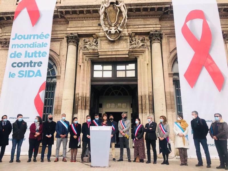 MicheleRubirola's tweet photo. #1erdécembre #WorldAIDSDay Un virus ne doit pas en cacher un autre. 🎗️ Journée mondiale de lutte contre le SIDA et l'hépatite C, la Ville de @Marseille relance l'objectif #MarseilleSansSida et zéro contamination d'ici 2030. https://t.co/suYJTgCWLa