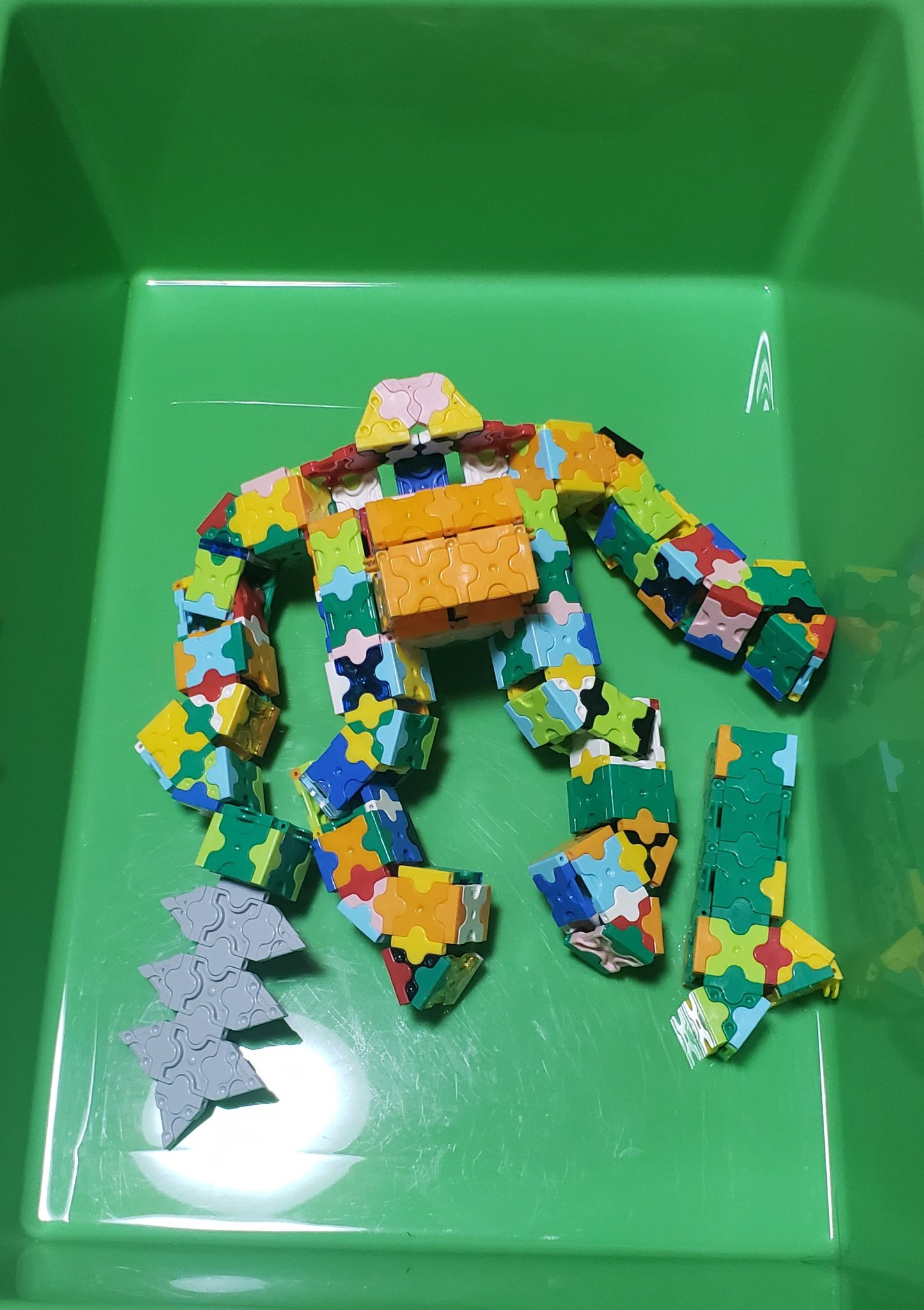 Masabou 今日はラキューがしたいとマイクラやらず全集中していた ジェットパック付きのロボットを作るんだって もうそろそろ寝る時間だから今日はここまでー 踏んで壊さないようケースに入れておきまーす T Co Puc5lsdz2g Twitter