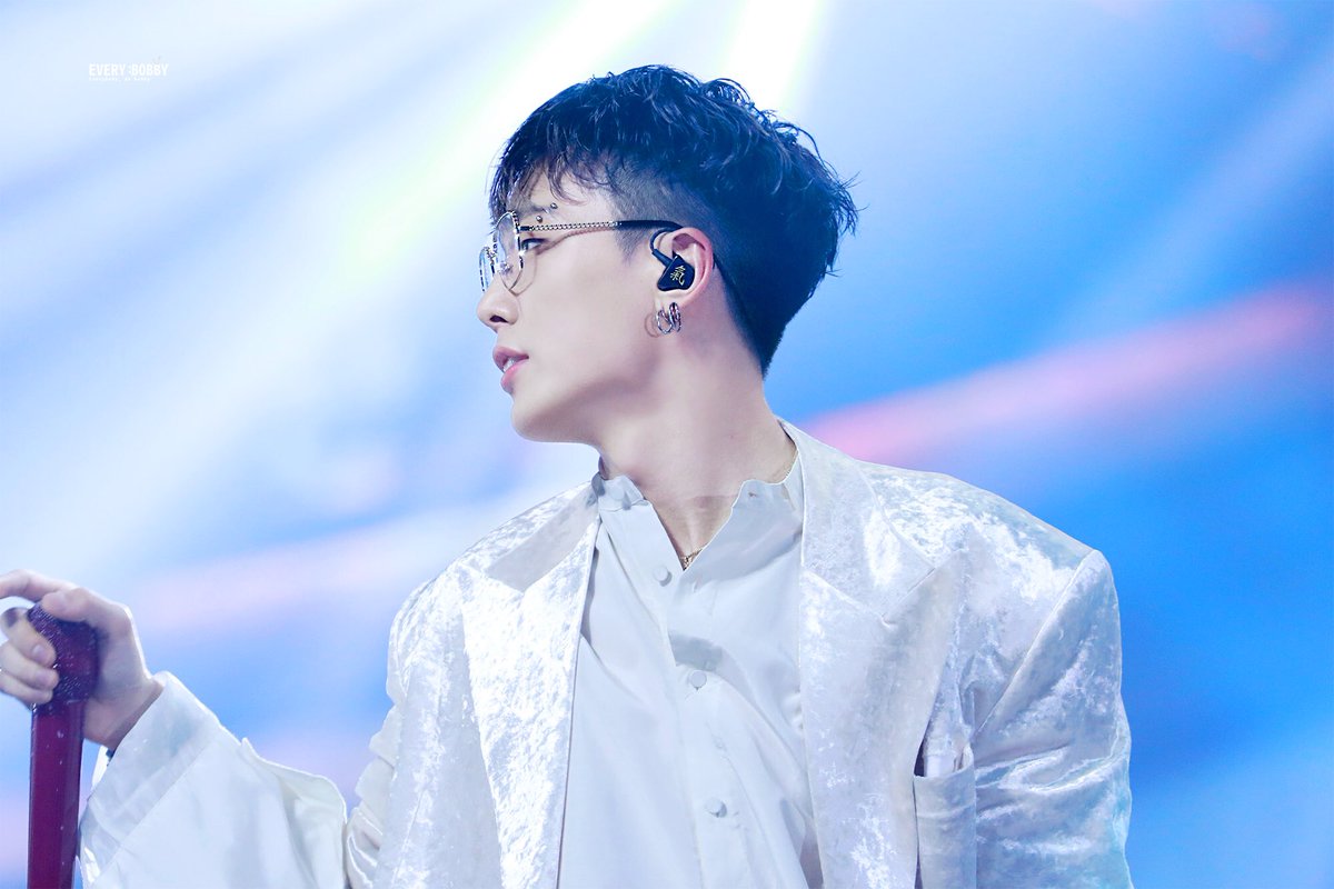 181201  #BOBBY at MMA 2018ㅡ superior looks in white suit <thread> #iKON  #아이콘  @YG_iKONIC