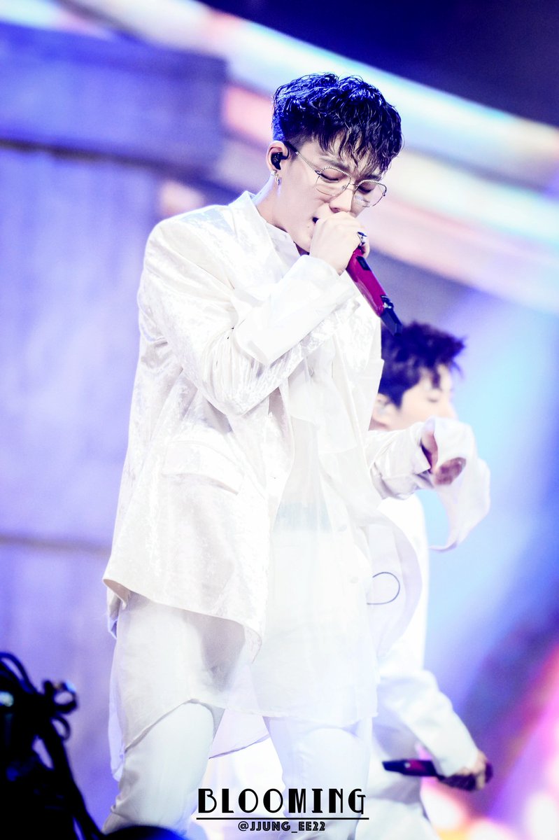 181201  #BOBBY at MMA 2018ㅡ superior looks in white suit <thread> #iKON  #아이콘  @YG_iKONIC