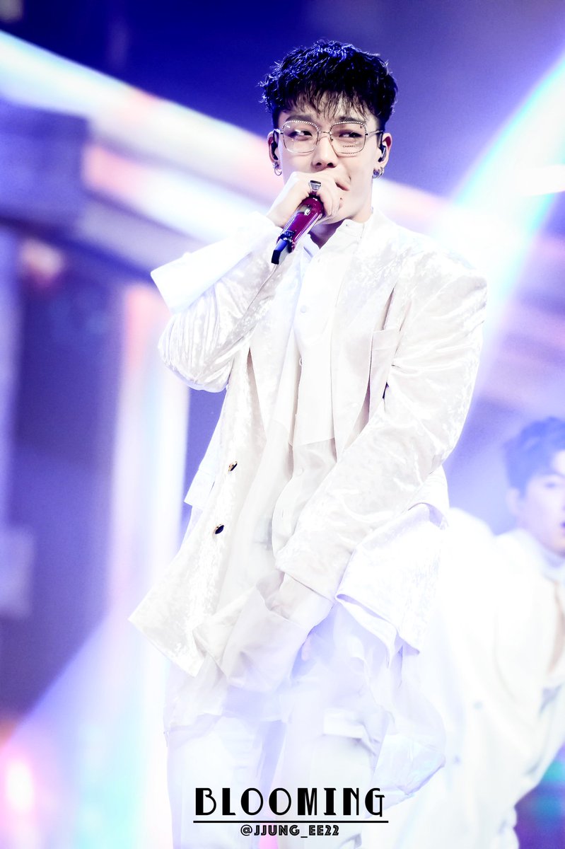 181201  #BOBBY at MMA 2018ㅡ superior looks in white suit <thread> #iKON  #아이콘  @YG_iKONIC