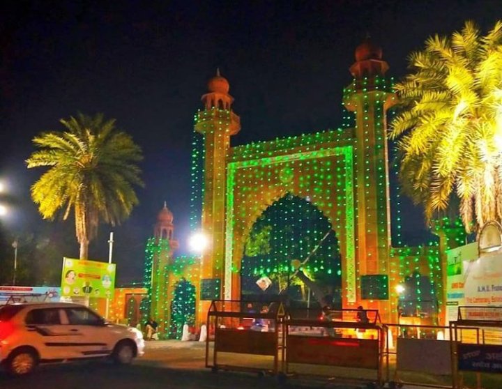 Being_Azmi_Alig's tweet photo. Ye ek Saadi ka kissa hai do chaar dinno ki baat nahi
#100YearsOfAMU
#AMU
#LongLiveAMU
#SirSyyedAhmadKhan
#Bab_e_Sayyad
#Centenary_Gate https://t.co/ppQ8znX6aq