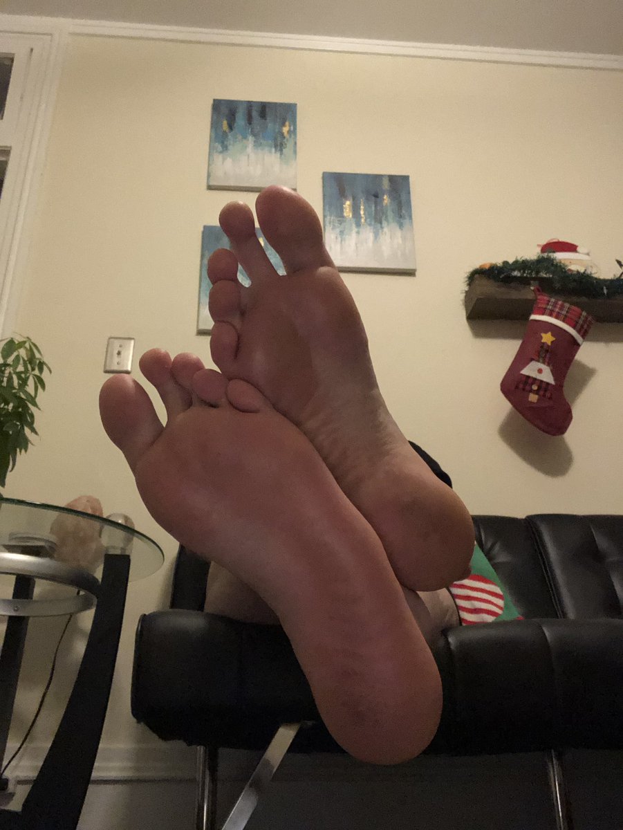 GfeetBi's tweet photo. @hentifeet whose ready? https://t.co/GoJ2MHflrf