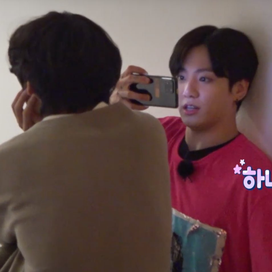 kookvtwins's tweet photo. JUNGKOOK TAKING A PHOTO OF TAEHYUNG'S SIDE PROFILE https://t.co/zMAOHSXSu6