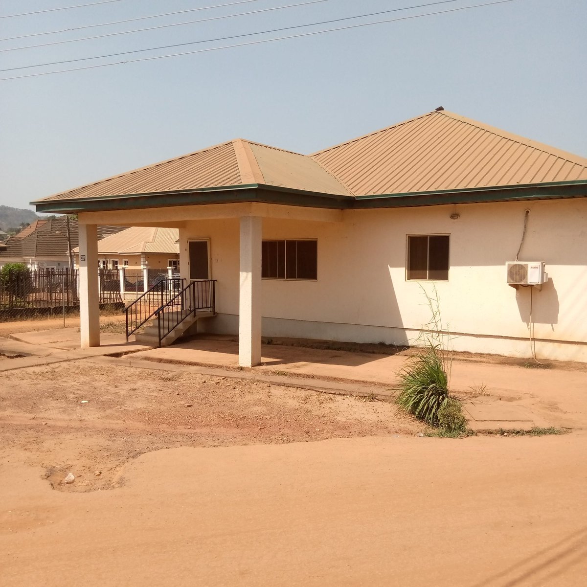 roncomeks's tweet photo. HOT SALE

TITLE:GOVERNOR'S CONSENT/
PURCHASE RECEIPT.
PROPERTY DESCRIPTION:TWO 
BEDROOM ENSUITE DETACHED 
BUNGALOW GATED IN A SERENE ESTATE.
LOCATION:GREENLAND ESTATE,
ENUGU
PRICE:#14M.
FOR ENQUIRIES/INSPECTION
WHATSAPP/CALL:
RONCOMEKS PROPERTIES
+234-806-7073-413. https://t.co/8gpBp8YCCQ