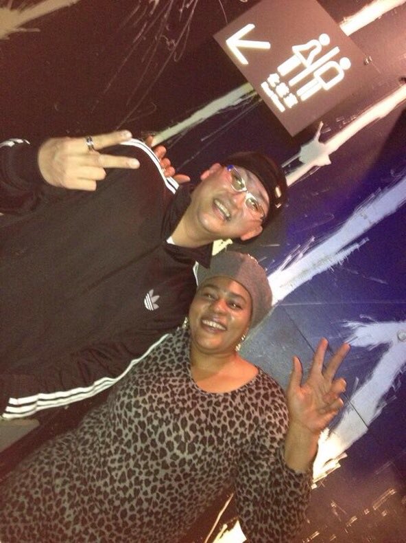 funkymasasan's tweet photo. morphさんは毎月のように初期ミオヤマさんのスレが開催されたハコでして。楽しかった思い出しかありません。
バーカンのマドちゃんとも仲良くさせて頂いて。ありがとうmorph。ありがとうマドリン。
#morphtokyo https://t.co/ab5wMYN4Eg
