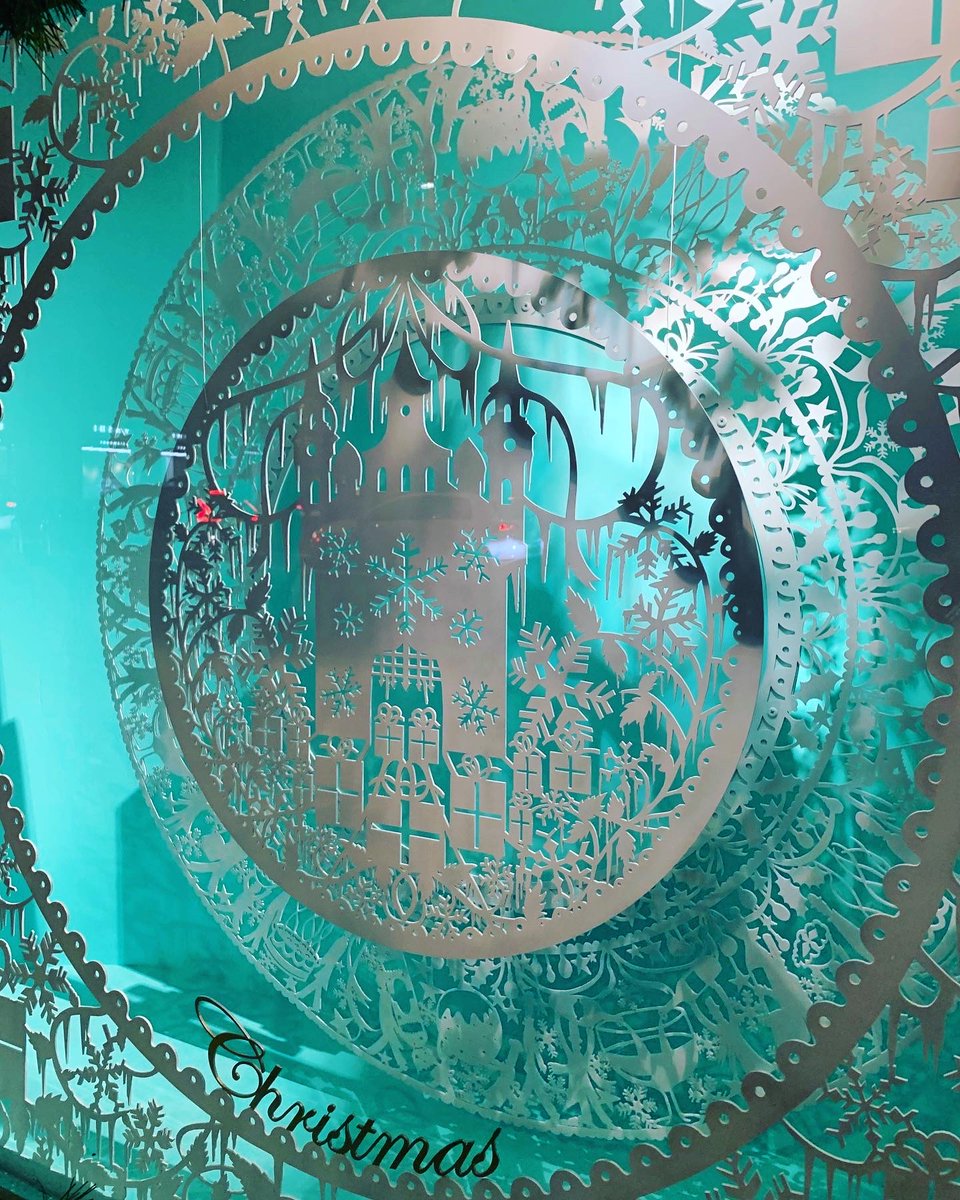 silverbackchat's tweet photo. It’s beginning to look a lot like Christmas! So many great lights and window displays in London! We particularly love Fortnum &amp; Mason’s advent calendar windows
#itsbeginningtolookalotlikechristmas #christmaslights  #greatwindowdisplays #silverback #agencylife #yourcreativepartner https://t.co/hlLmEG1JEu