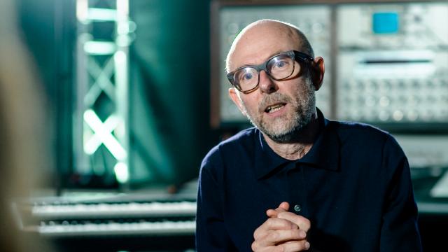"Muziek kan mensenlevens redden." In het kader van <a href="/rodeneuzendag/">Rode Neuzen Dag</a> legt @UGent professor Marc Leman uit hoe muziek onze emoties kunnen reguleren. Bekijk het om 21u45 op <a href="/VTM/">VTM</a>. bit.ly/36qwzk7
