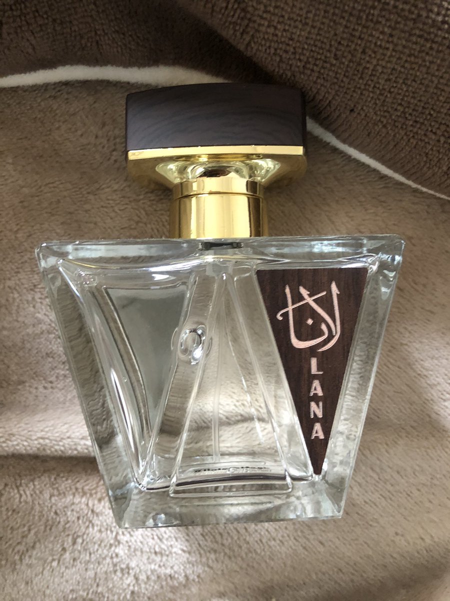 الماجد للعود On Twitter لانا رائحة تجعلك تتباهى أينما ذهبت مكونات العطر البرغموت الورد الدمشقي الباتشولي تخفيضات 50 على جميع المنتجات تسعدنا زيارتك لأقرب فرع أو الطلب عبر متجرنا الإلكتروني الماجد للعود