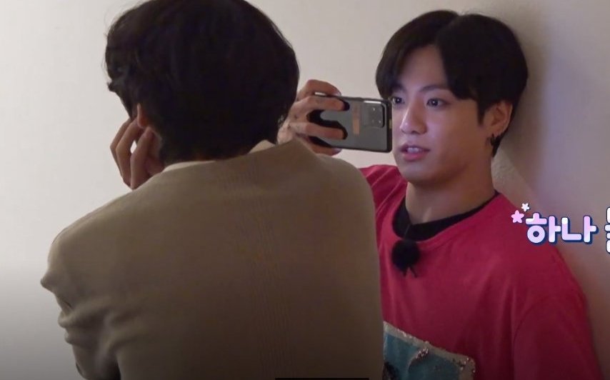 gukth's tweet photo. jungkook taking a pic of taehyung is so cute https://t.co/LUunv99UEk