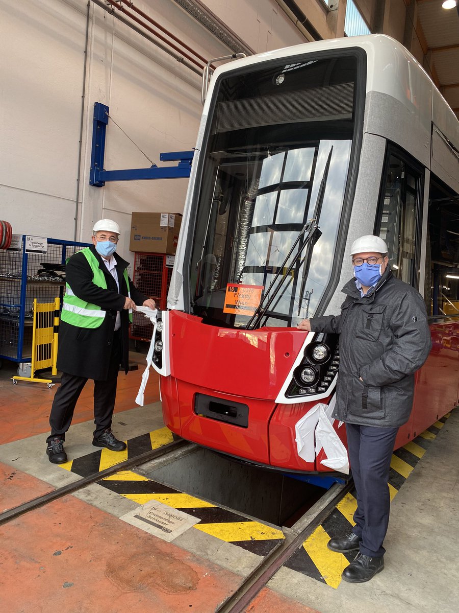 Herr Bezirksvorsteher, ein gern gesehener Gast bei uns im Werk. Spannender Austausch. Danke für deinen Besuch <a href="/ErnstNevrivy/">Ernst Nevrivy</a>. #TogetherWeMove